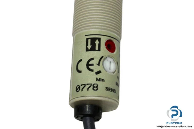 Omron E3F2DS30B4 — Photoelectric Sensors (image 3)