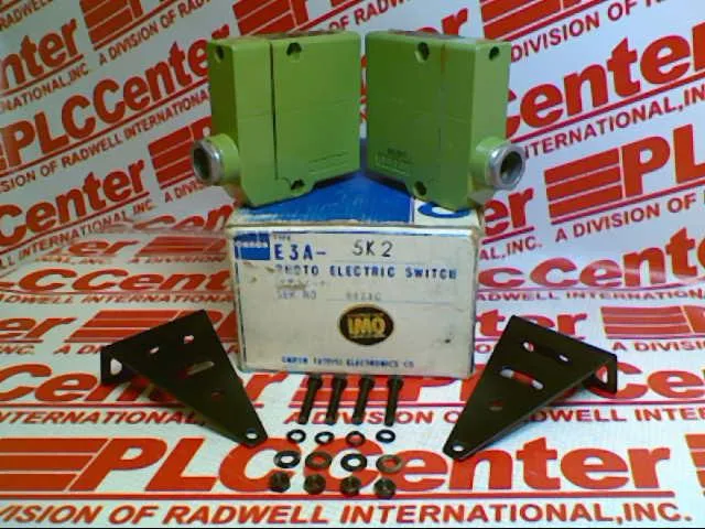 Omron E3A-5K2-90-250VAC — Photoelectric Sensors