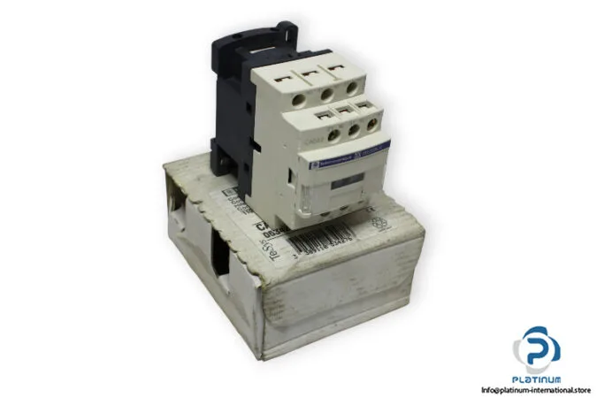 Schneider Electric CAD32F7 (image 4)
