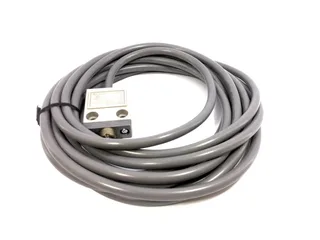 Omron D4C-2502 — Limit Switches (image 3)