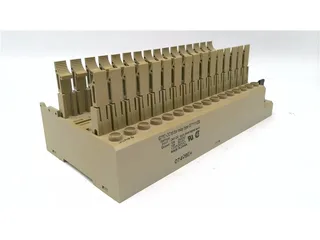 Omron G7TC-OC16-24VDC