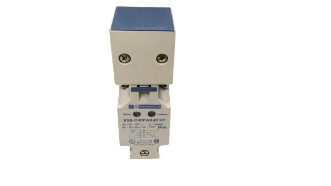 Schneider Electric XS8-C40PAA40 — Proximity Sensors