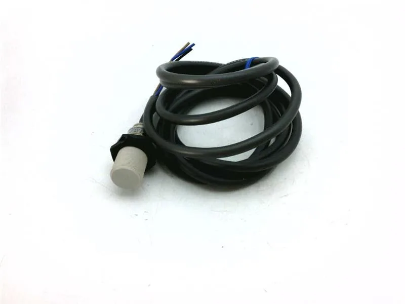 Omron E2F-X5E2 — Proximity Sensors
