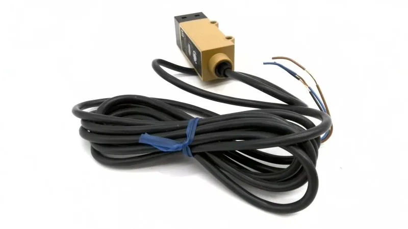 Omron E3S-RS30B4-30 — Photoelectric Sensors (image 2)