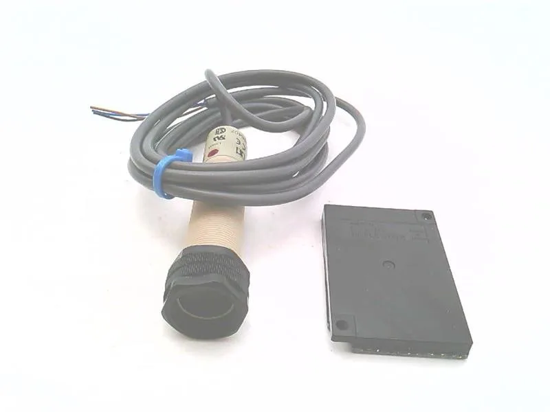 Omron E3F2-R2Z1-2M — Photoelectric Sensors (image 2)