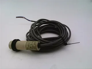 Omron E3F27DC4 — Photoelectric Sensors