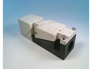 Siemens 3RG40416JB00 — Proximity Sensors