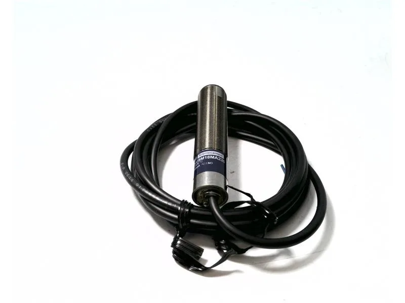 Schneider Electric XU5M18MA230 — Photoelectric Sensors (image 2)