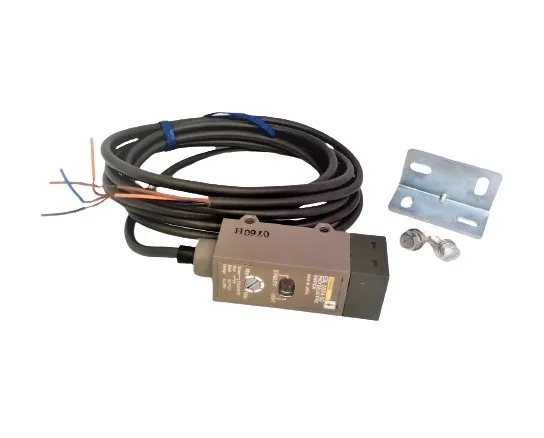 Omron E3L-2DE4-50 — Photoelectric Sensors (image 2)