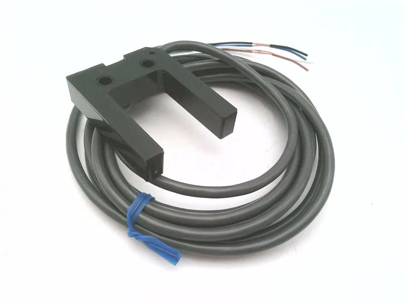 Omron E3Z-G82 — Photoelectric Sensors