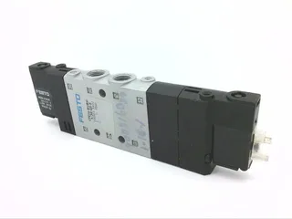 Festo CPE14-M1BH-5/3G-QS-6 — Solenoid & Directional Valves