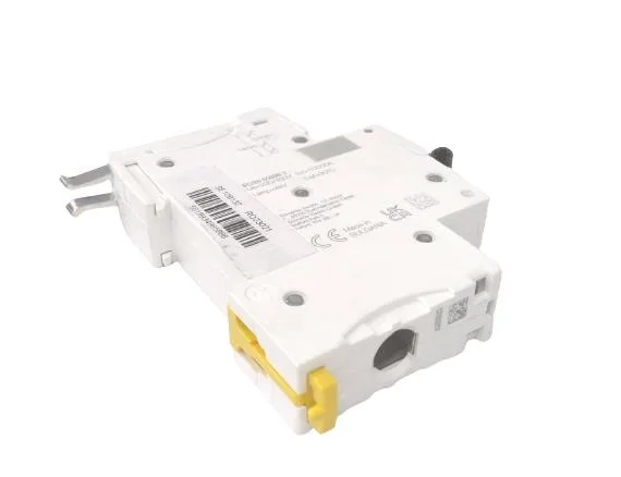 Schneider Electric A9F56132 (image 2)