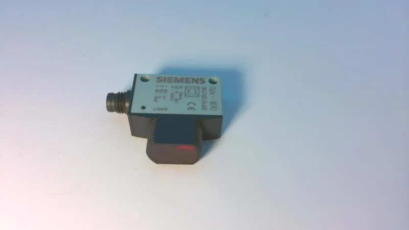 Siemens 3RG7420-7AA00 — Photoelectric Sensors