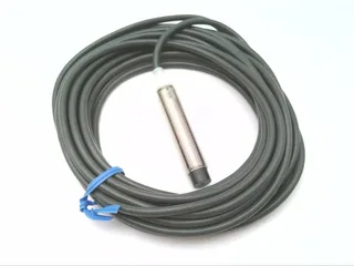 Omron E2A-M12LN08-WP-B1 5M