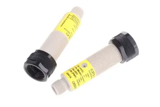 Omron E3FS-10B4-P1