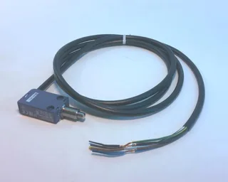 Schneider Electric XCMD21F0L2 — Limit Switches (image 2)