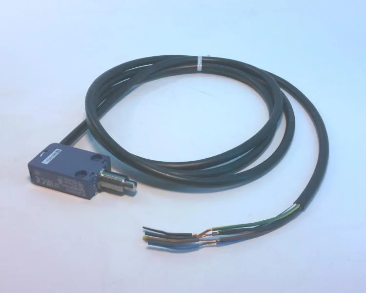 Schneider Electric XCMD21F0L2 — Limit Switches (image 2)