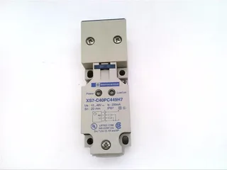 Schneider Electric XS7-C40PC449H7