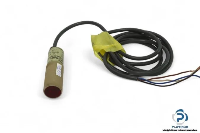Omron E3F2-R4C4 — Photoelectric Sensors (image 3)