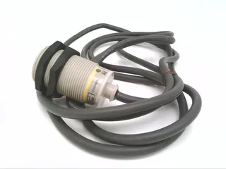 Omron E2F-X10E1 — Proximity Sensors (image 3)