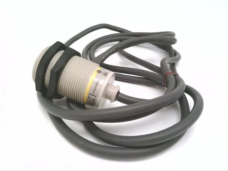 Omron E2F-X10E1 — Proximity Sensors (image 3)