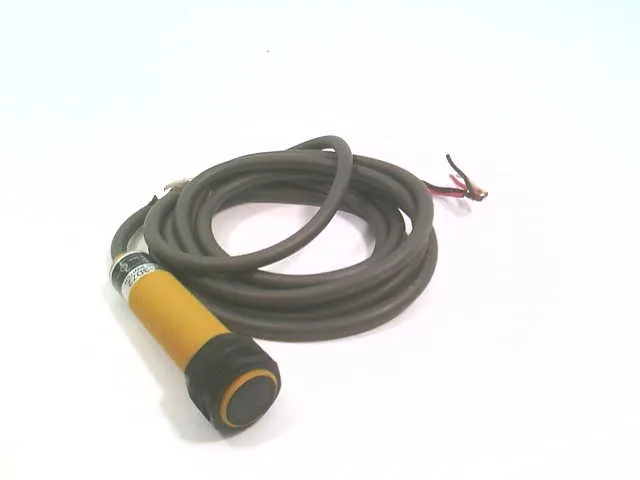 Omron E3F-3DZ2 — Photoelectric Sensors (image 3)