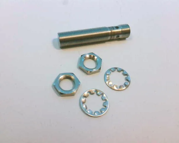 Schneider Electric XS912R1PAM12 — Proximity Sensors (image 3)