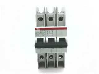 ABB SU203M-C25 — 3-Pole MCB (DIN Rail) (image 2)