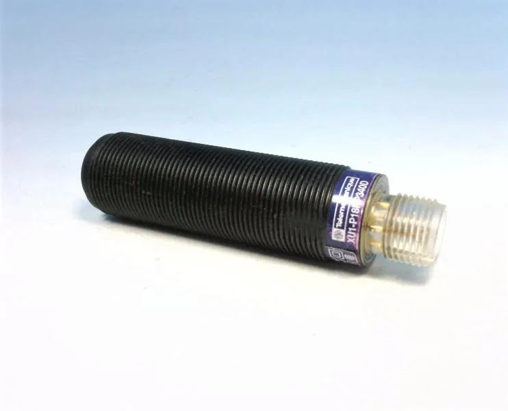Schneider Electric XU1-P18NP340D — Photoelectric Sensors (image 2)
