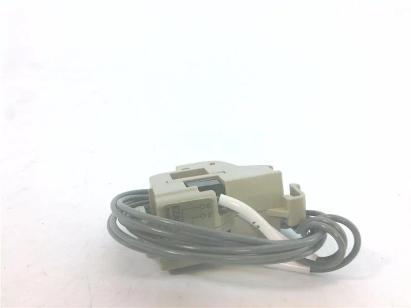 Schneider Electric EZAUX10 (image 4)