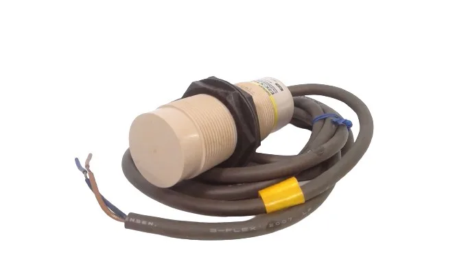 Omron E2K-X15MY1 — Proximity Sensors (image 2)