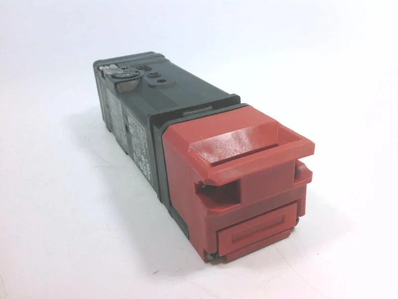 Omron D4SL-N2QFA-DN — Limit Switches (image 2)
