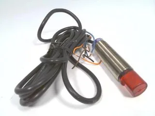 Schneider Electric XU1N18NP340W — Photoelectric Sensors