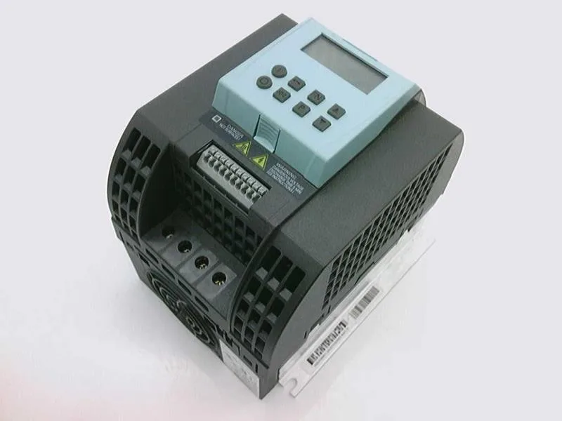 Siemens 6SL3211-0AB21-5UA1 — AC Drive (VFD) 240V