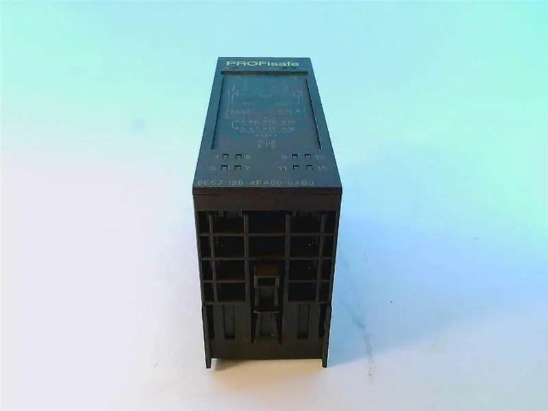 Siemens 6ES7138-4FA00-0AB0 — PLC I/O & Expansion Modules (image 4)