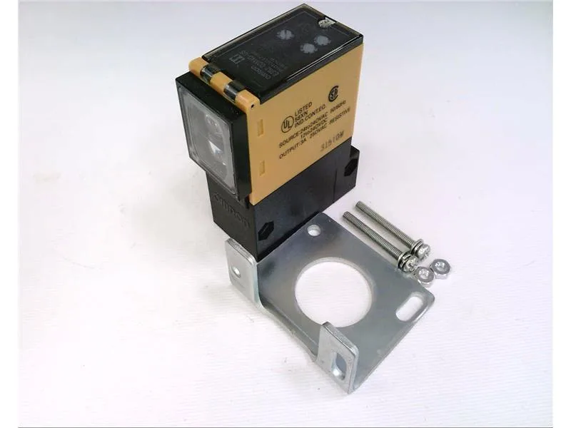 Omron E3B2-D2M4G-N — Photoelectric Sensors