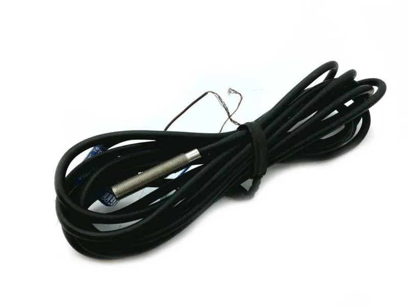 Schneider Electric XSMN08122 — Photoelectric Sensors