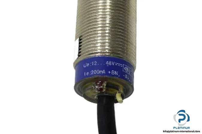 Schneider Electric XS1M18PA370 — Proximity Sensors (image 3)