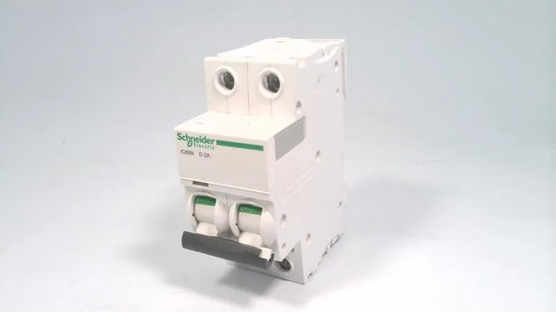 Schneider Electric A9F45202 (image 2)