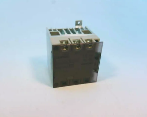 Omron G3PB-215B-2-VD DC12-24 — Solid State Relays (image 3)