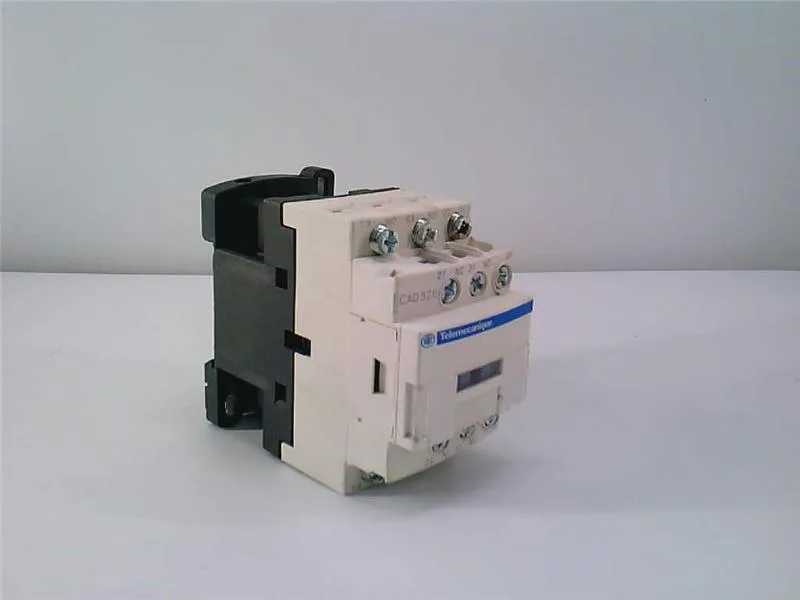 Schneider Electric CAD326E7 (image 4)
