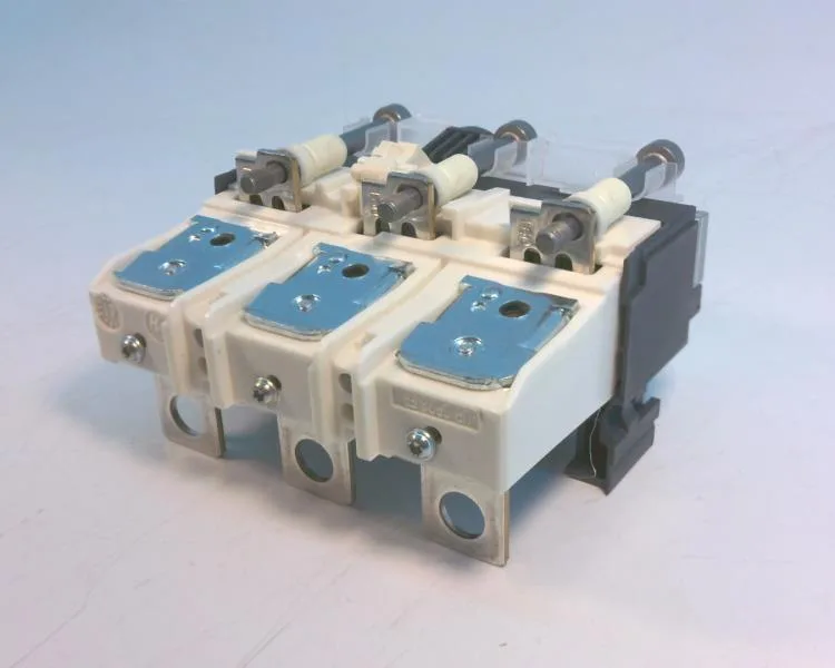 Schneider Electric LV431432 (image 2)