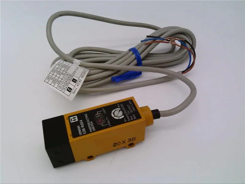 Omron E3S-R2E4 — Photoelectric Sensors (image 2)
