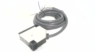 Omron E3JK-R4M1-ZH — Photoelectric Sensors