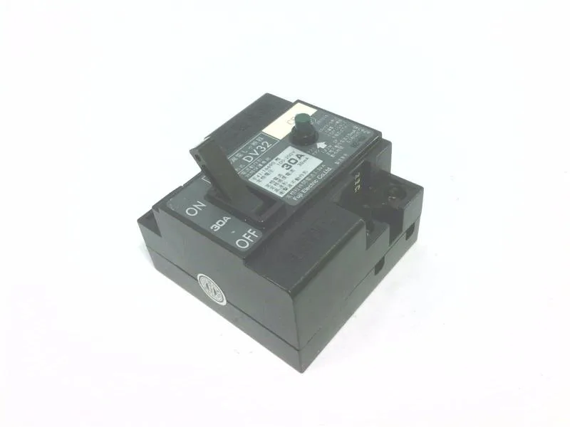 Fuji Electric DV32-30MA — Molded Case Circuit Breakers (MCCB) (image 3)