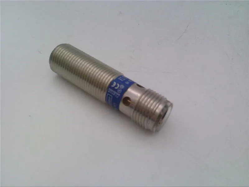 Schneider Electric XS1N12NA349D — Proximity Sensors (image 3)