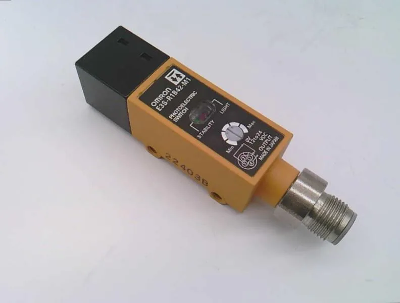 Omron E3S-R1B42-M1 — Photoelectric Sensors (image 2)