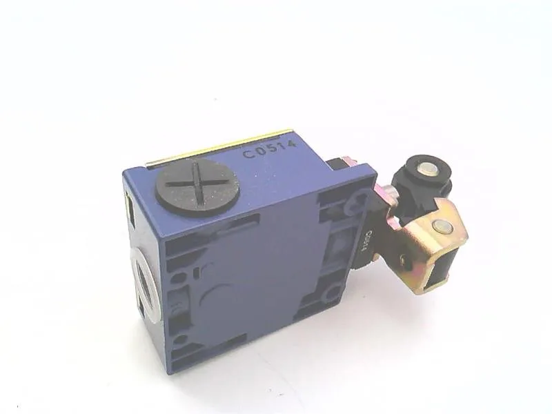 Schneider Electric XCKM121 — Limit Switches (image 3)