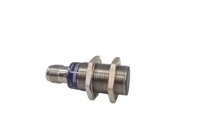 Schneider Electric XS1N18PA349D — Proximity Sensors (image 5)
