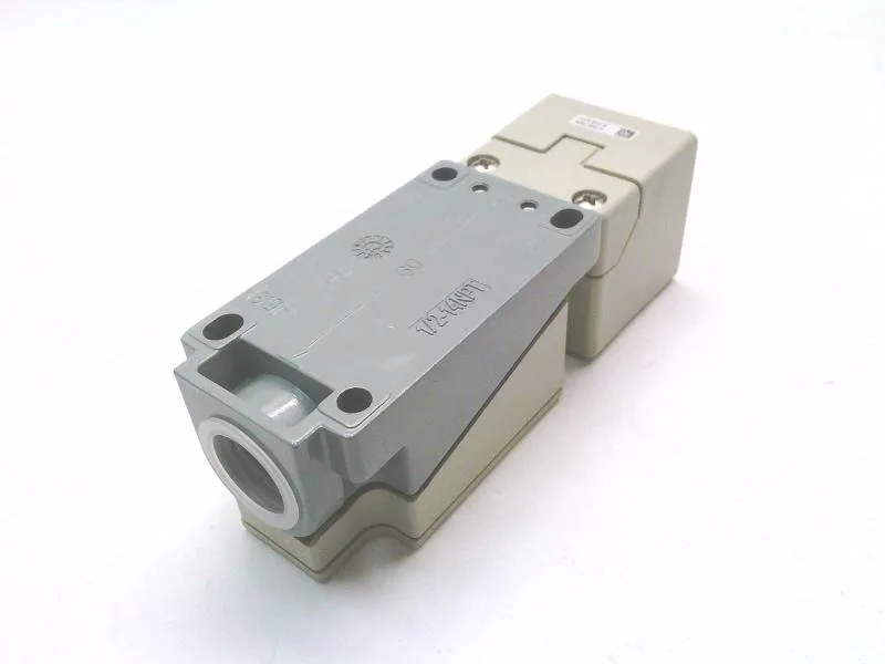 Omron E2Q2-N20E3-U — Proximity Sensors (image 2)